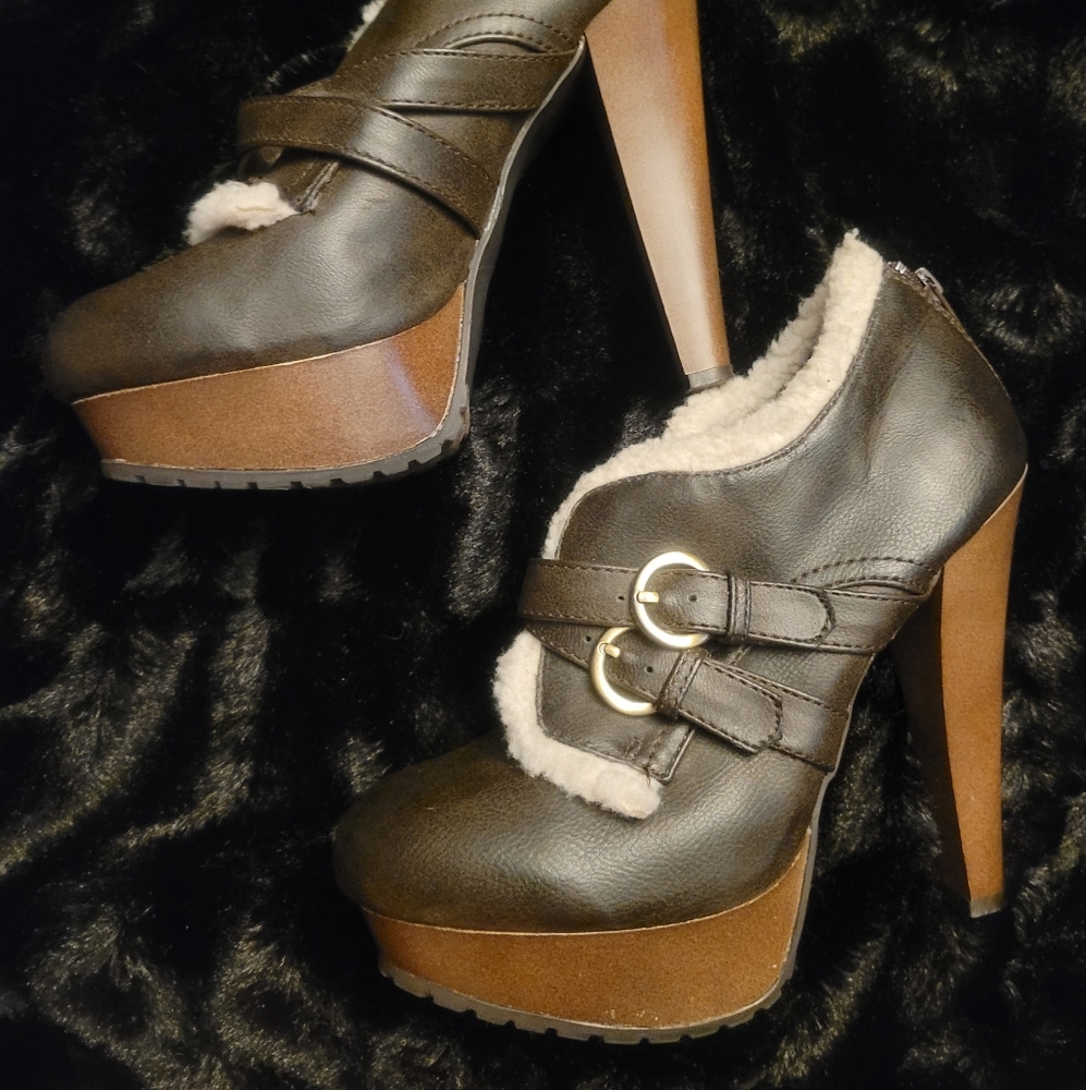 Platform ankle boots